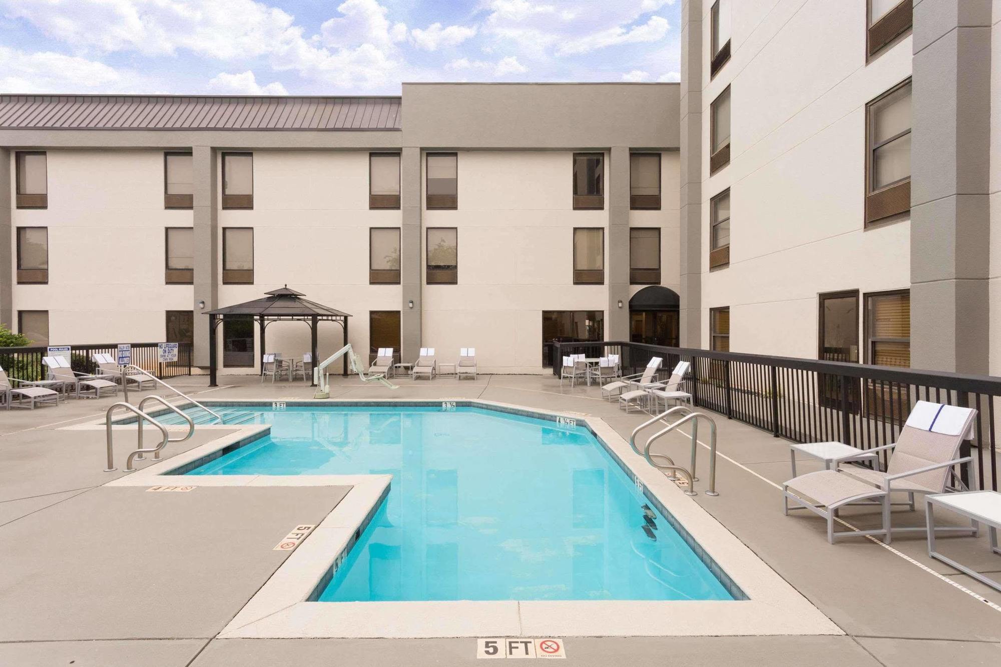 Wyndham Garden Greenville / Spartanburg Airport Esterno foto